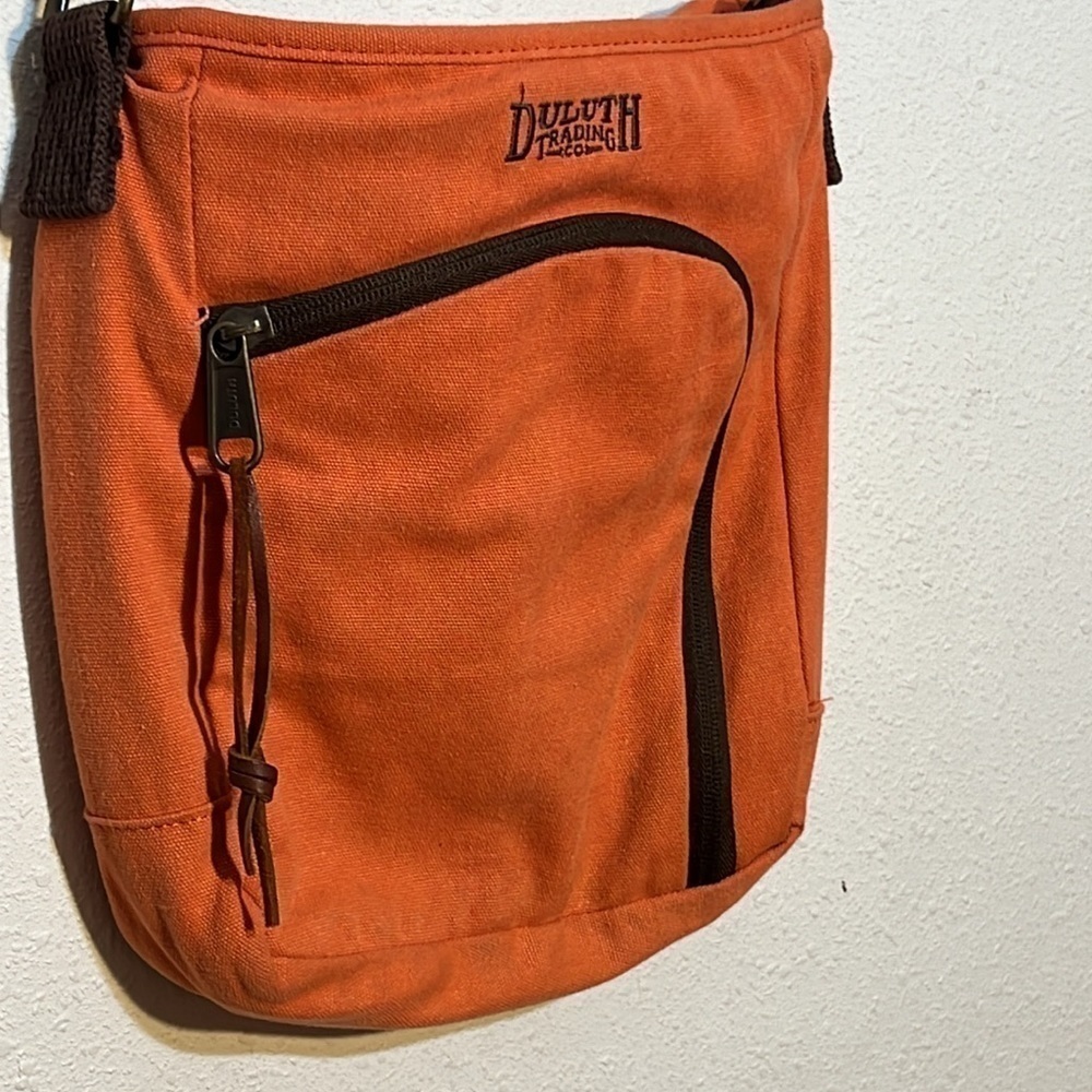 Duluth Women’s Burnt Orange Cross Body outdoors Hiking Purse - Picture 4 of 11